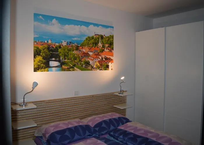 Tiliastay * Λιουμπλιάνα